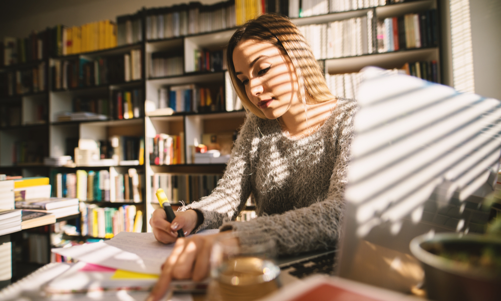 How to Write a Scholarship Essay - A Beginner's Guide